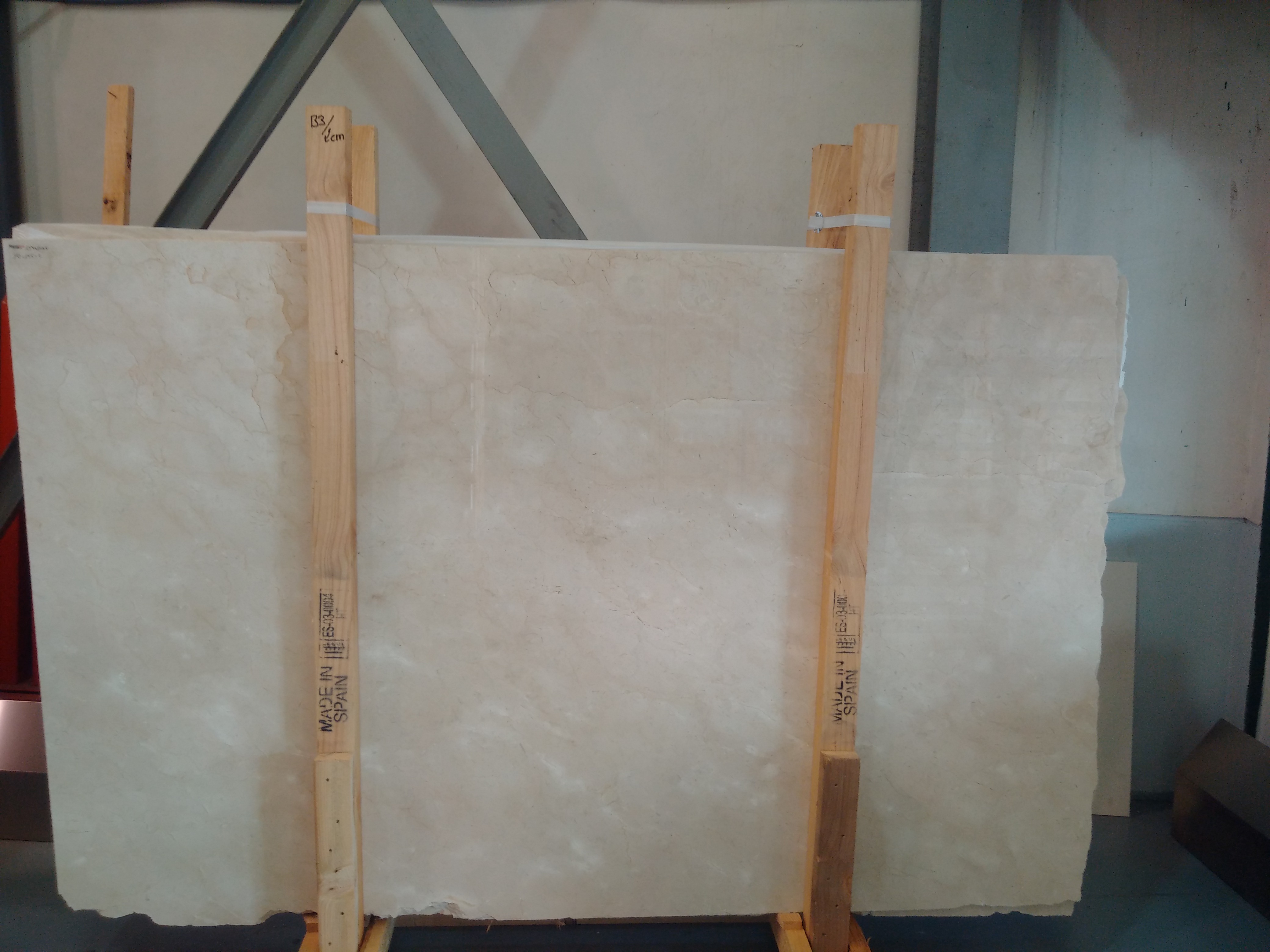 Escaleras de mármol Crema Marfil: la nueva moda en España